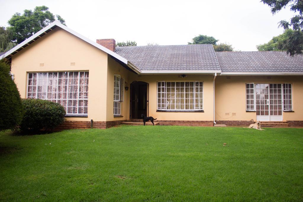 Khuvena Guesthouse Randburg Kültér fotó