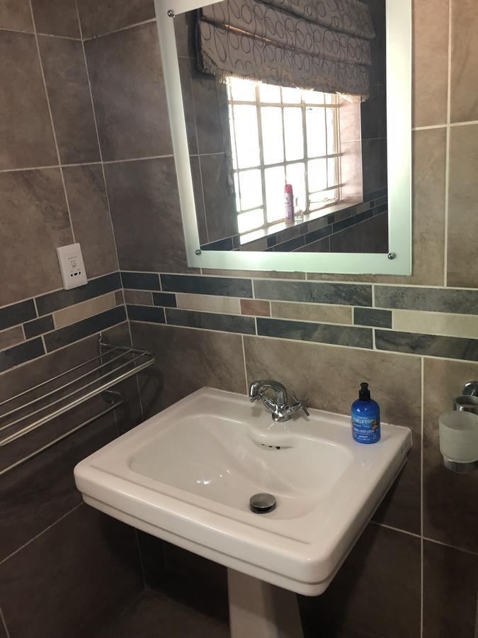 Khuvena Guesthouse Randburg Kültér fotó