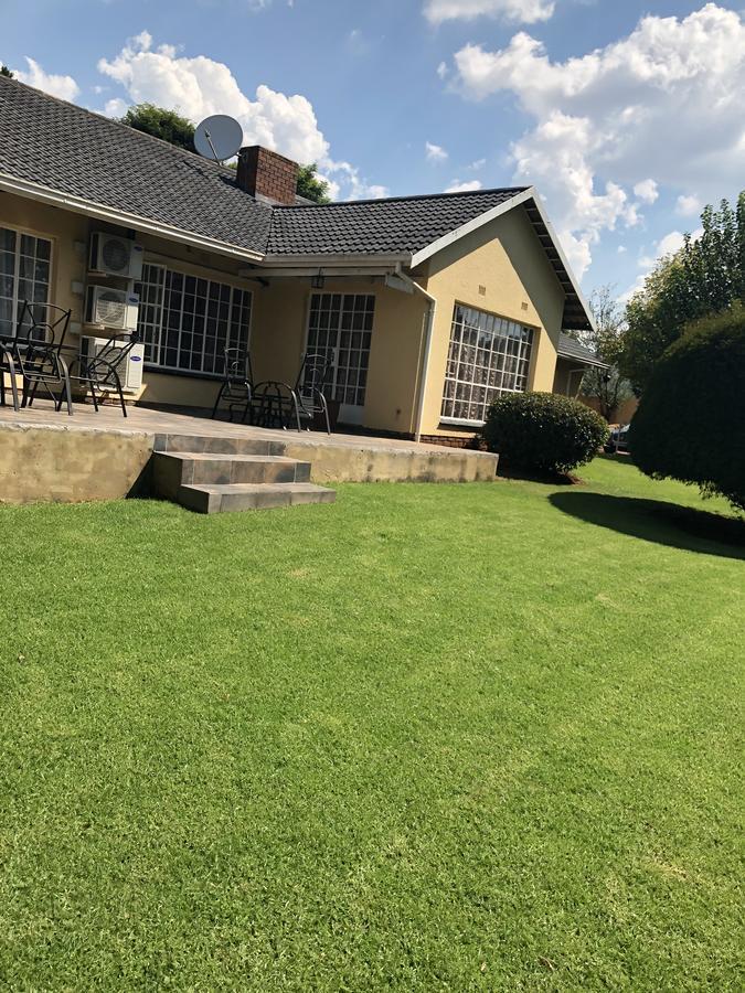 Khuvena Guesthouse Randburg Kültér fotó
